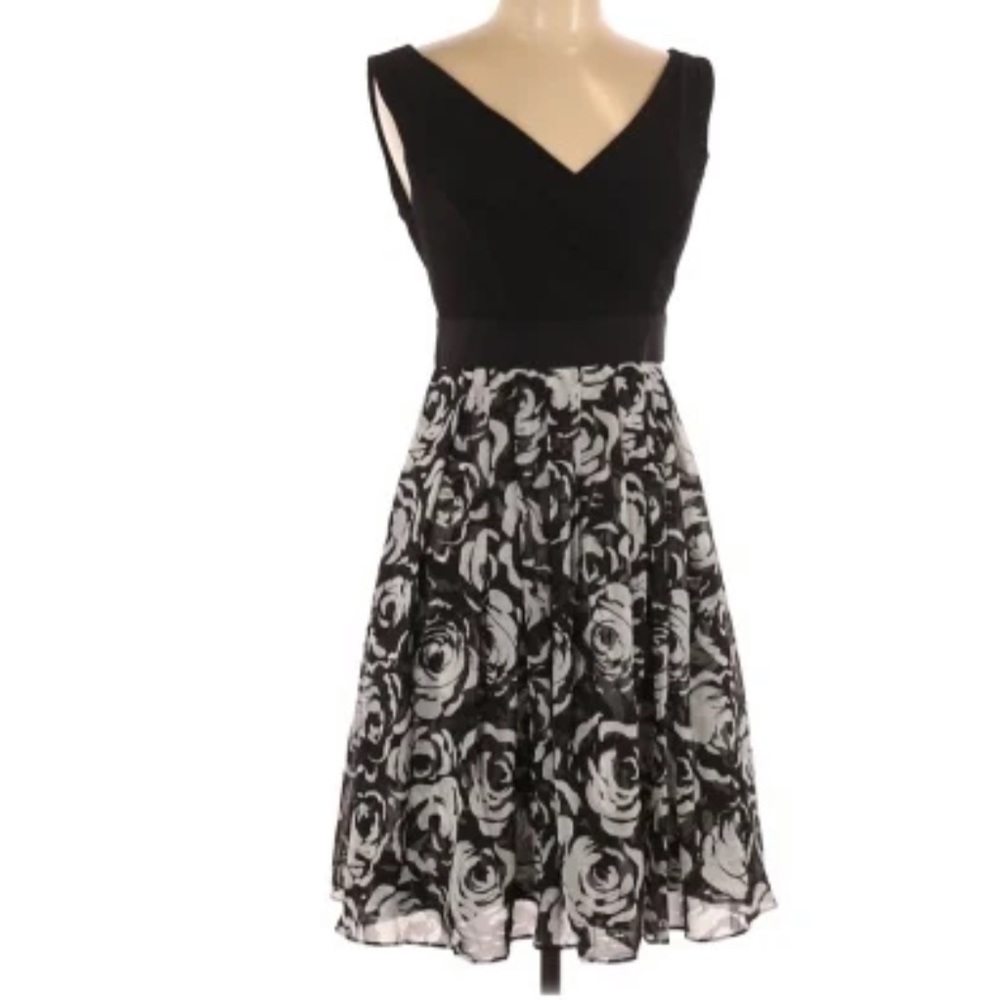 🆕 WHBM Floral Dress